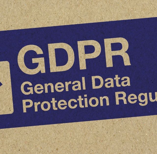 GDPR-logotyp med texten General Data Protection Regulation, viktigt för datahantering och webbutveckling